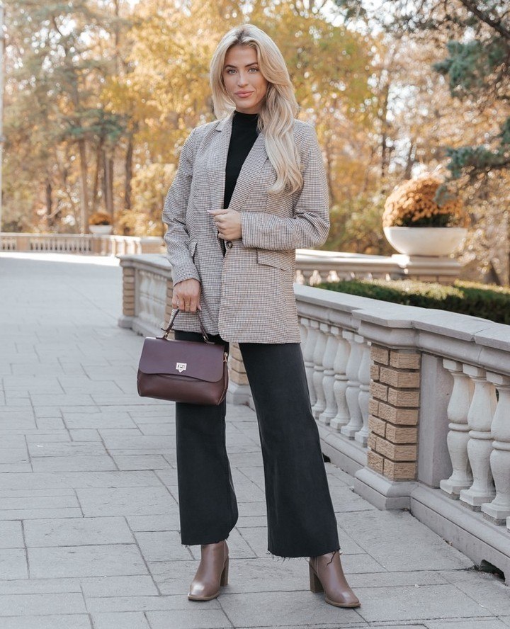 Classic Houndstooth Blazer with Wide Leg Trousers Fall Business Casual Outfit