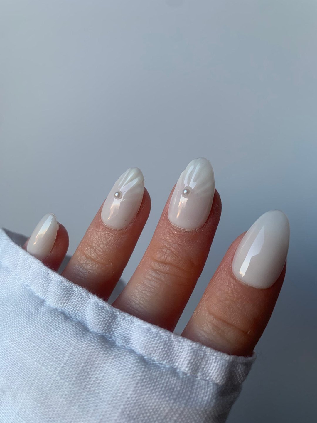 The Romantic: Wedding-Season Nails With Pearls